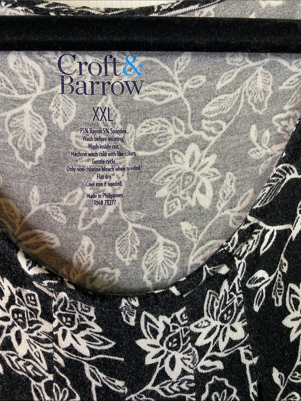 croft & barrow Black and White Floral Scoop Neck Tank 2X - Picture 3 of 5